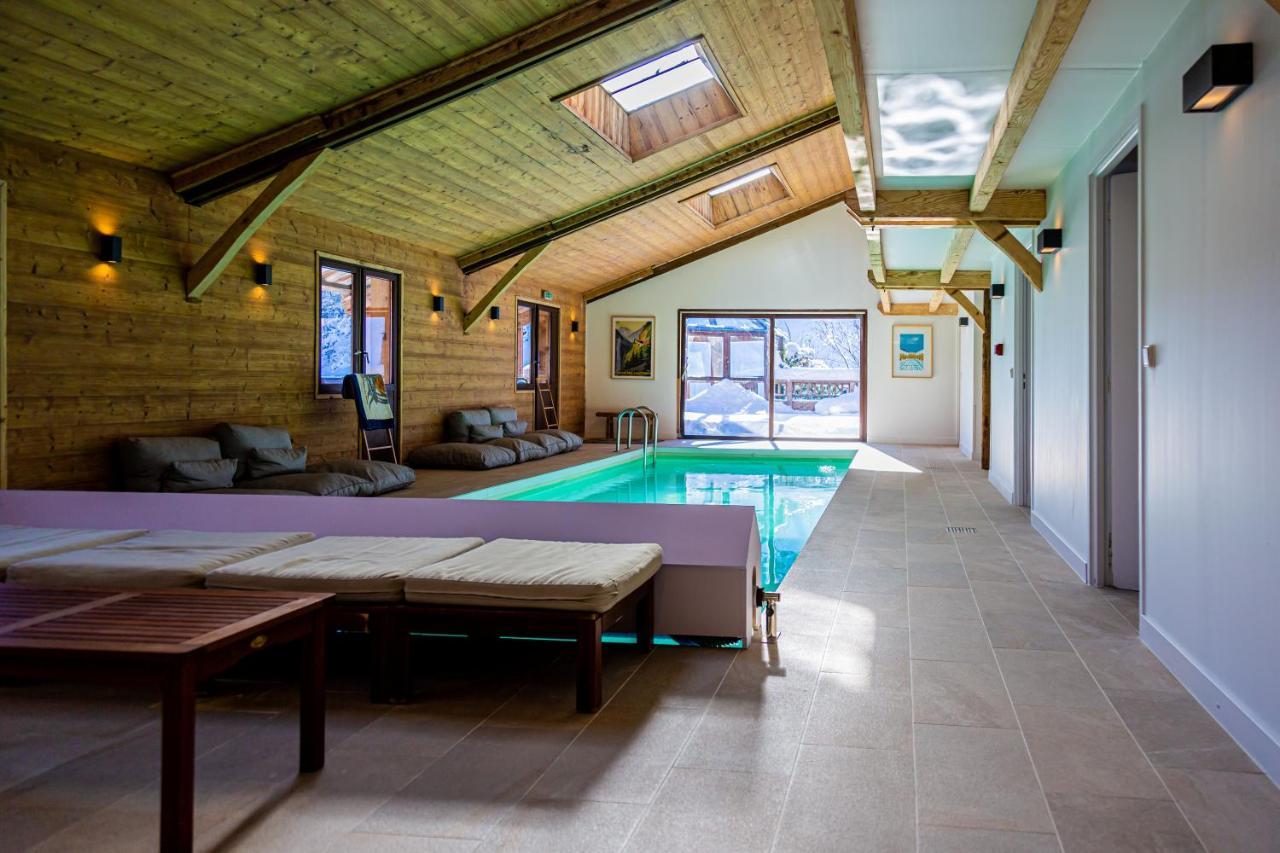 Grand Convivial Avec Sa Piscine Interieure Serraval