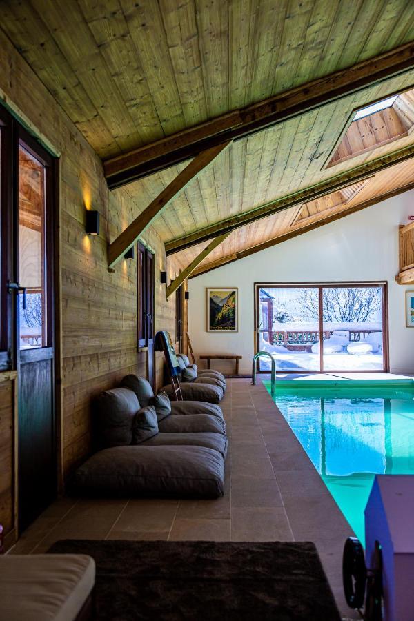 Grand Convivial Avec Sa Piscine Intérieure Hébergement de vacances *